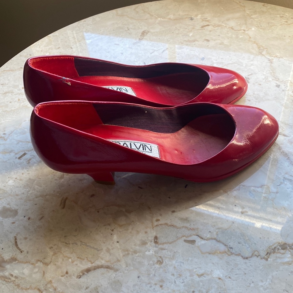 Vintage Red Calvin heals